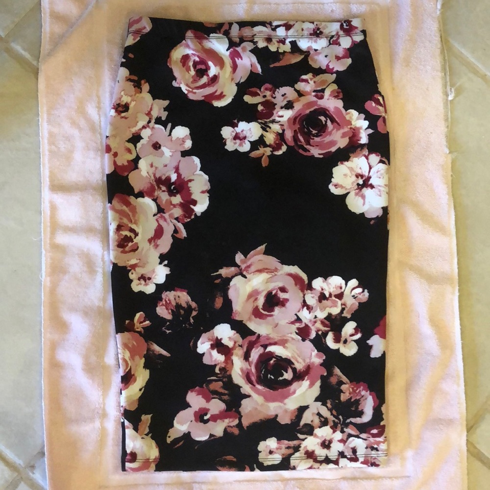 Floral Pencil Skirt - Picture 1 of 2